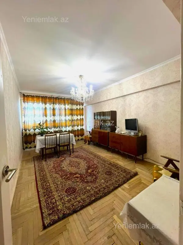 Satılır 3 otaqlı köhnə tikili 100 m²