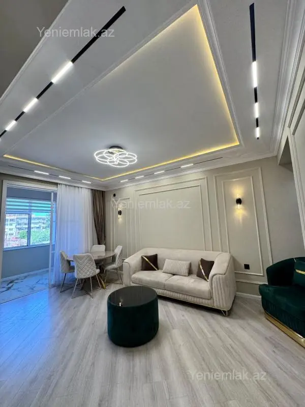 Satılır 3 otaqlı yeni tikili 80 m²
