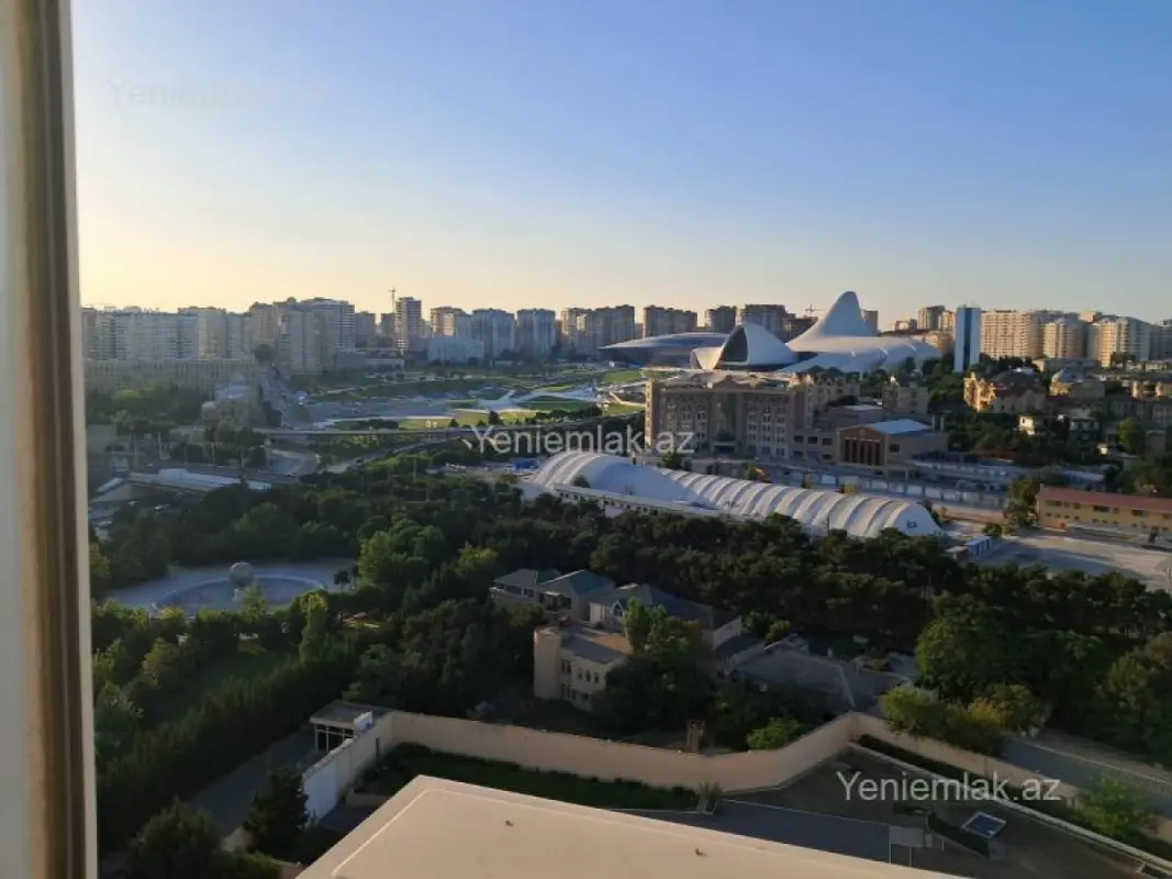 Satılır 3 otaqlı yeni tikili 175 m²