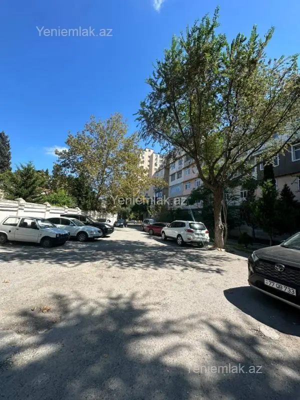Satılır 4 otaqlı köhnə tikili 110 m²