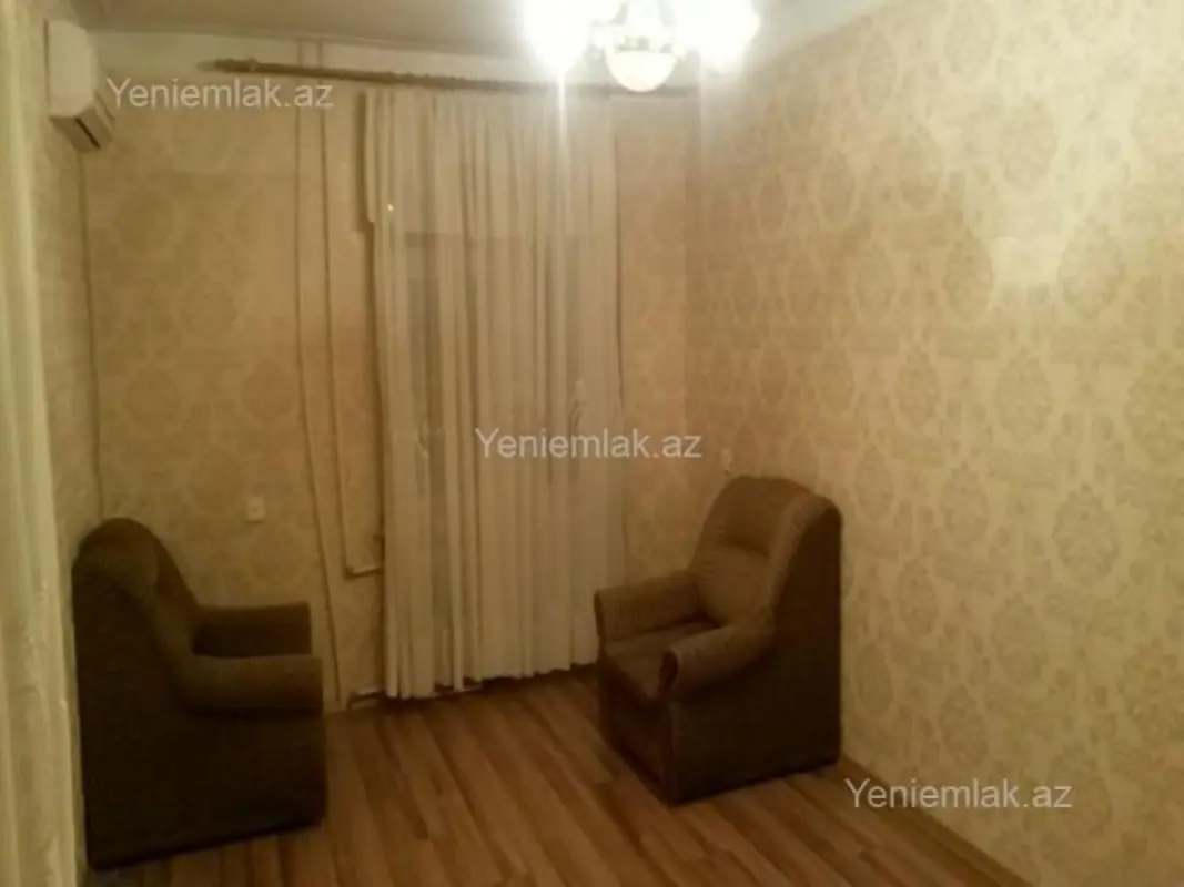 Satılır 2 otaqlı köhnə tikili 50 m²