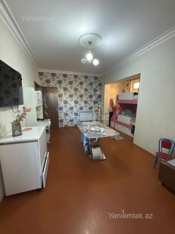 Satılır 2 otaqlı köhnə tikili 45 m²