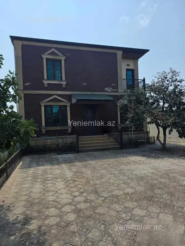 Satılır 4 otaqlı həyət evi 160 m²