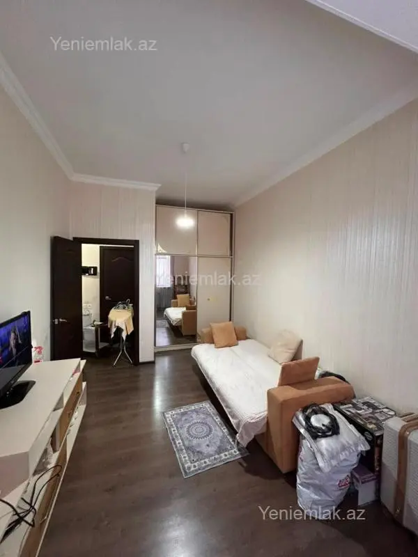 Satılır 3 otaqlı yeni tikili 33 m²