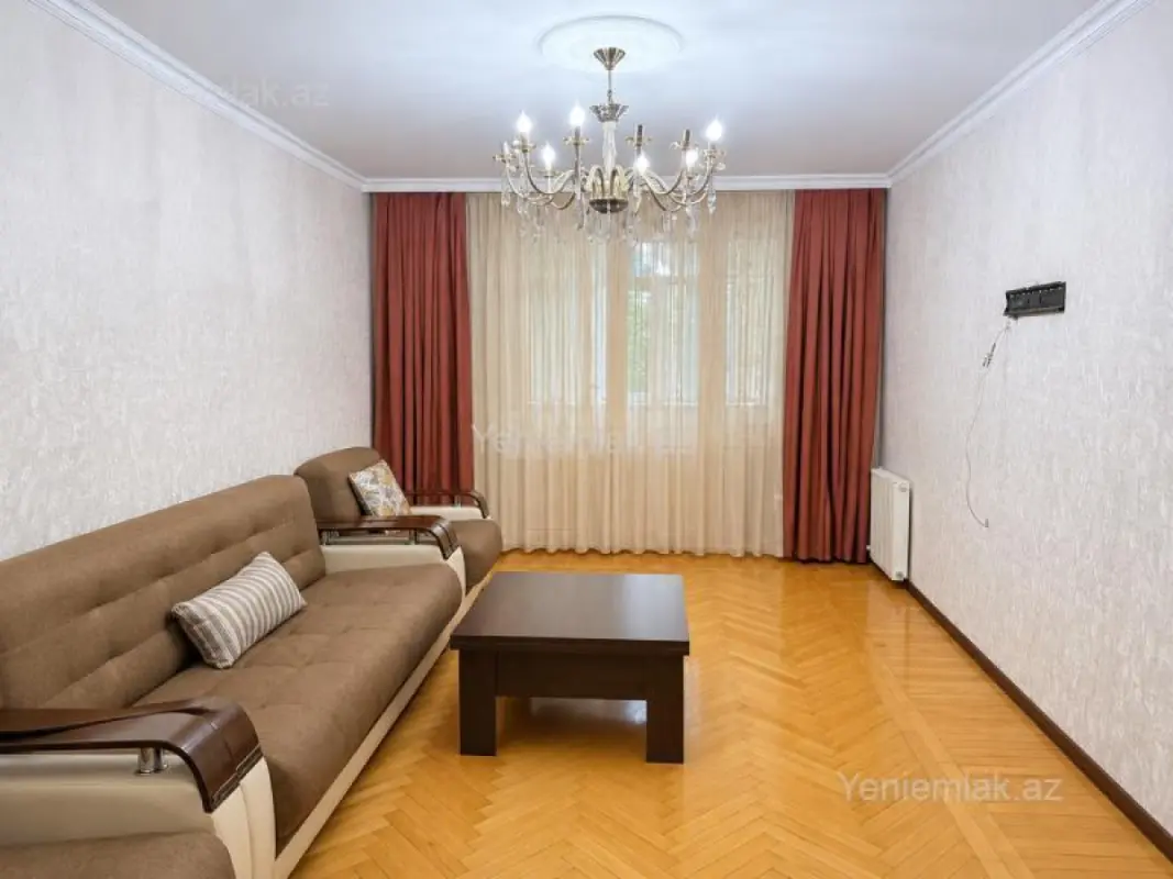 Satılır 3 otaqlı köhnə tikili 75 m²