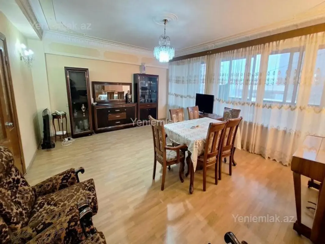 Satılır 3 otaqlı köhnə tikili 92 m²