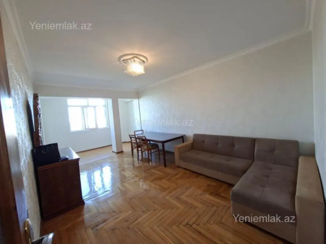 Satılır 2 otaqlı köhnə tikili 62 m²