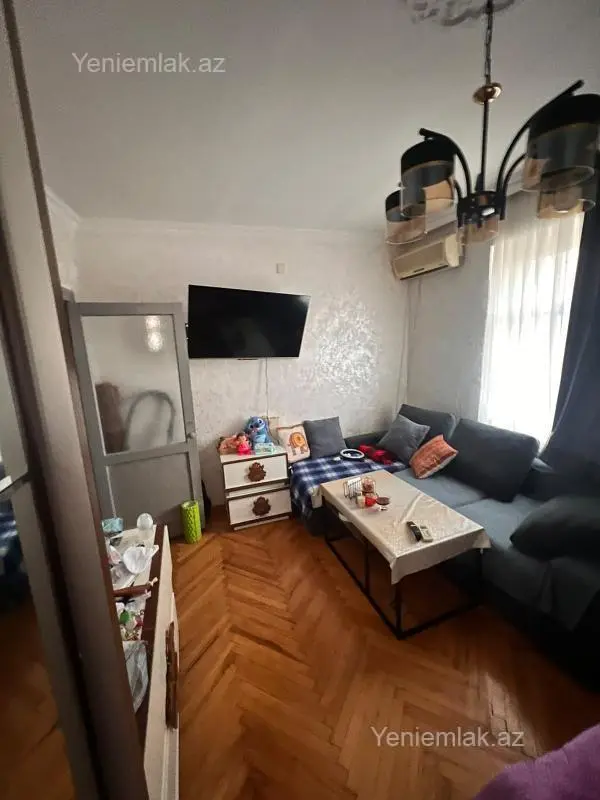Satılır 1 otaqlı köhnə tikili 40 m²