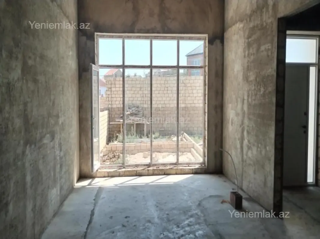 Satılır 6 otaqlı həyət evi 240 m²