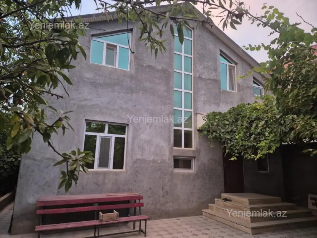 Satılır 4 otaqlı həyət evi 180 m²