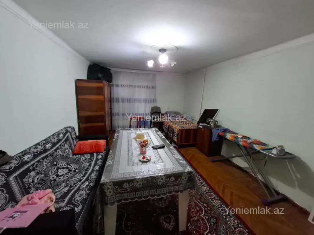 Satılır 3 otaqlı köhnə tikili 90 m²