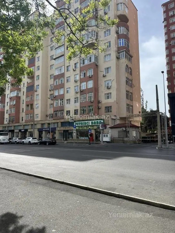 Satılır 3 otaqlı yeni tikili 124 m²