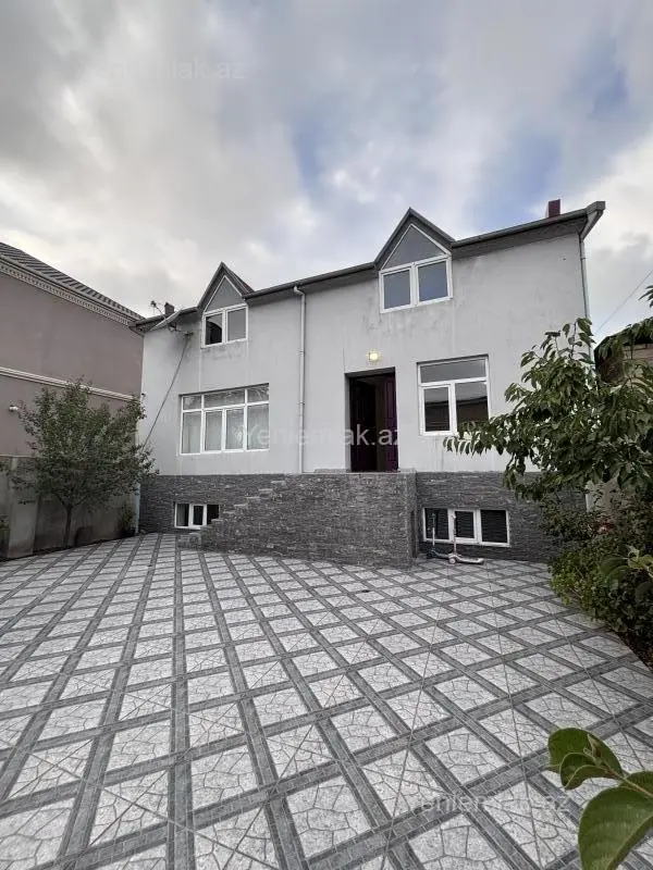 Satılır 6 otaqlı həyət evi 315 m²