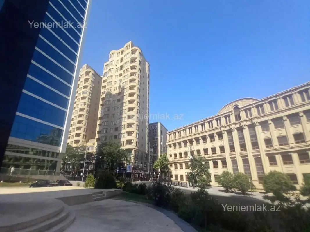 Satılır 3 otaqlı yeni tikili 115 m²