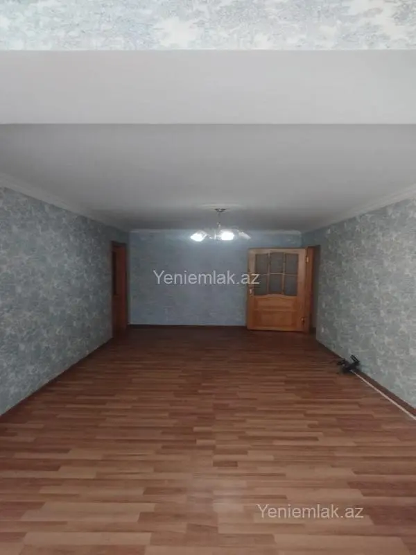 Satılır 2 otaqlı köhnə tikili 55 m²