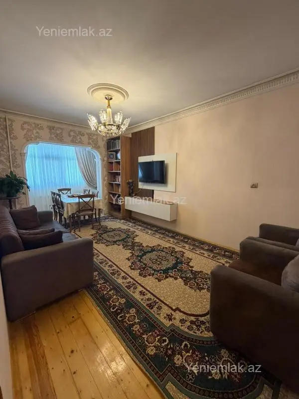 Satılır 3 otaqlı köhnə tikili 100 m²
