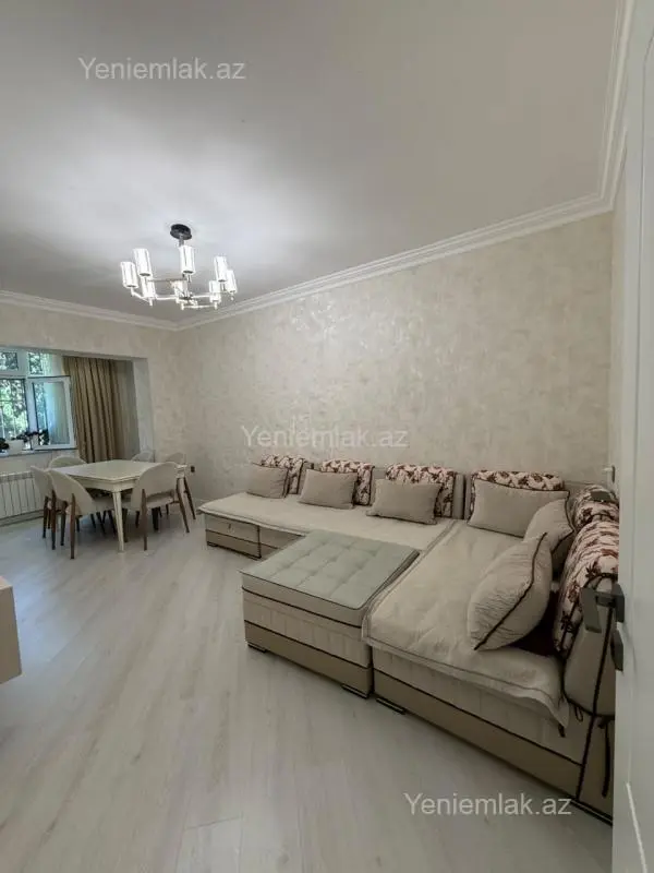 Satılır 4 otaqlı köhnə tikili 110 m²
