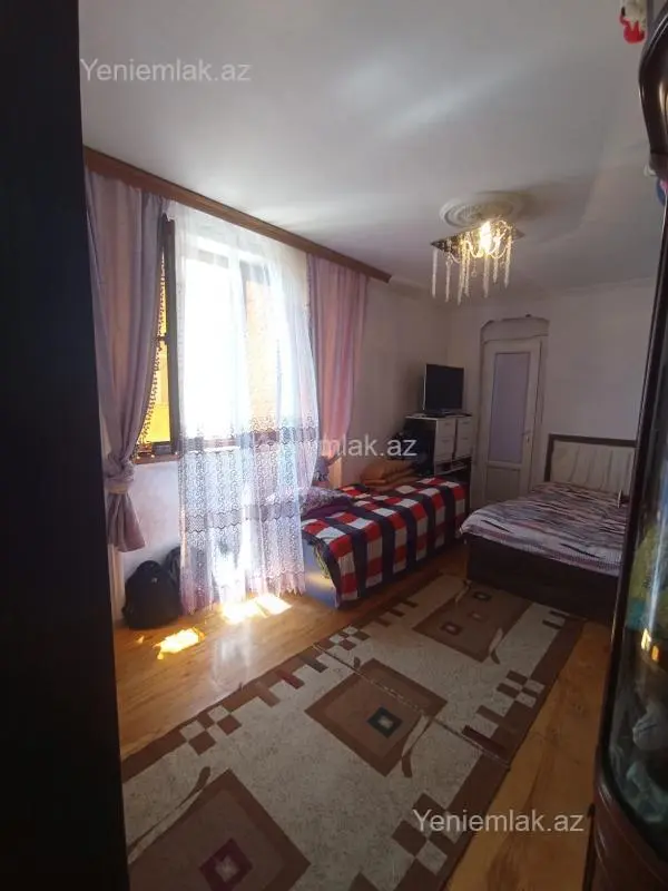 Satılır 1 otaqlı köhnə tikili 36 m²