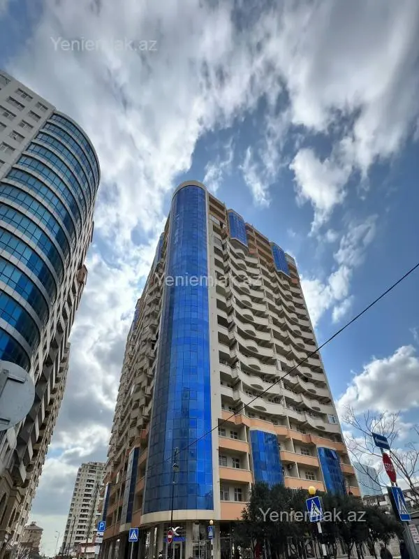 Satılır 3 otaqlı yeni tikili 90 m²