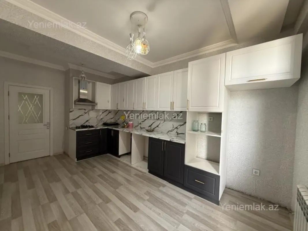 Satılır 3 otaqlı yeni tikili 130 m²