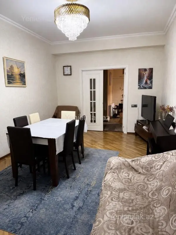 Satılır 3 otaqlı yeni tikili 130 m²