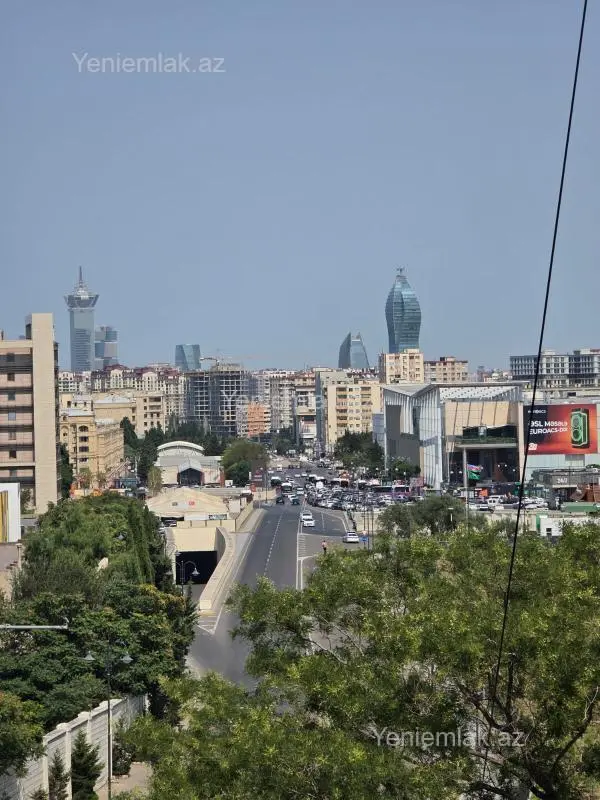 Satılır 2 otaqlı köhnə tikili 65 m²