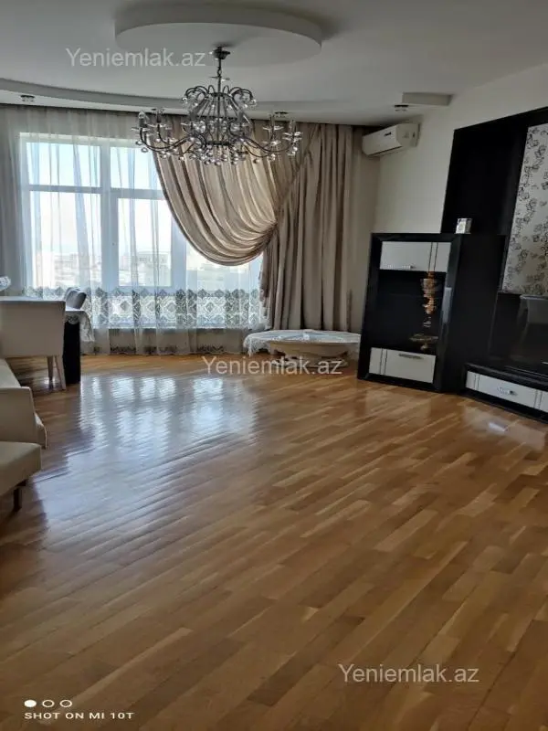 Satılır 3 otaqlı yeni tikili 90 m²