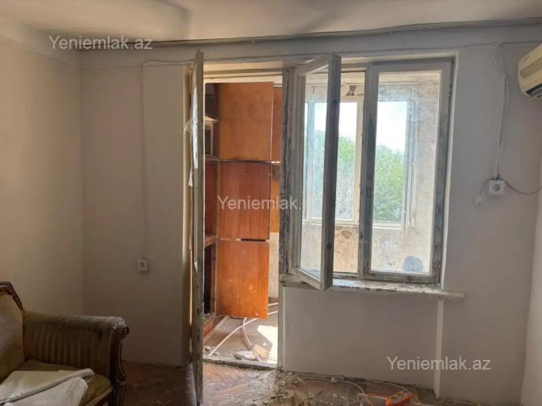 Satılır 2 otaqlı köhnə tikili 60 m²