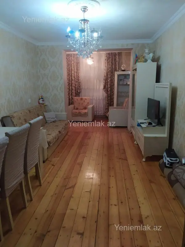 Satılır 2 otaqlı köhnə tikili 65 m²
