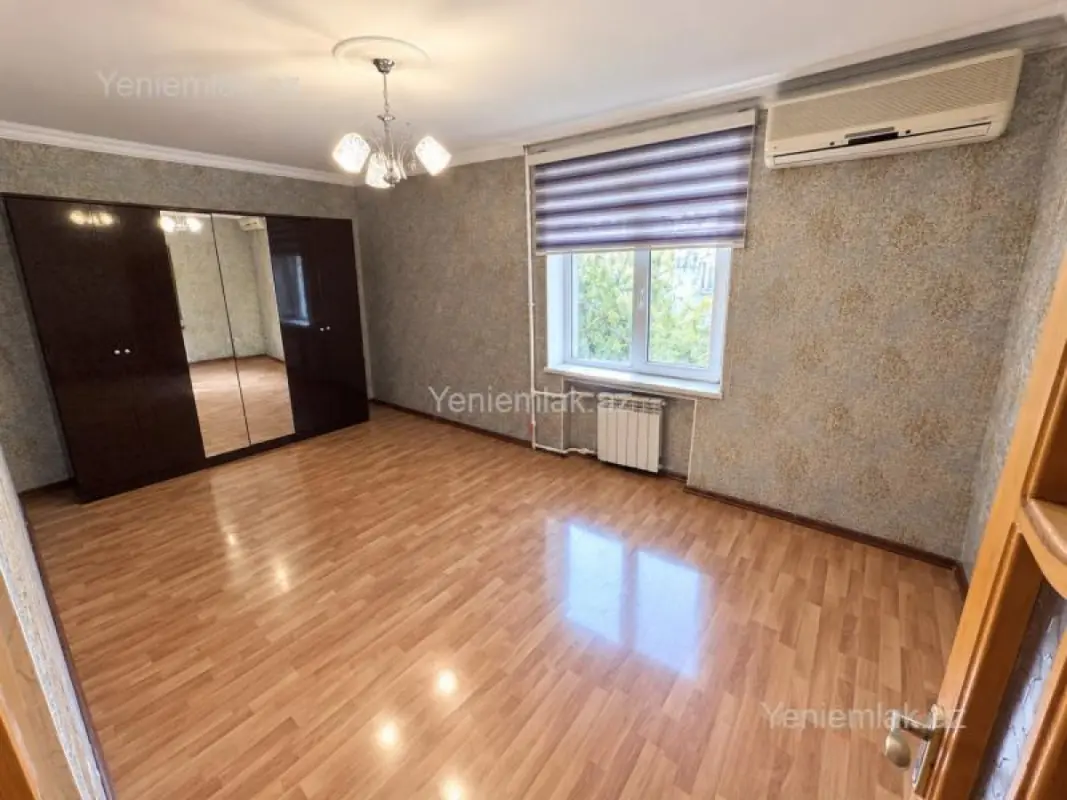 Satılır 2 otaqlı köhnə tikili 50 m²