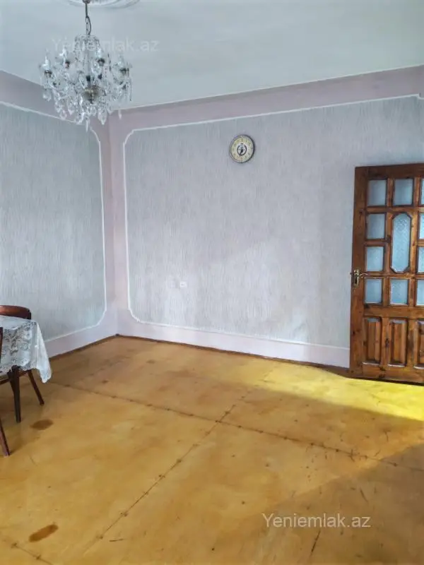 Satılır 3 otaqlı köhnə tikili 67 m²