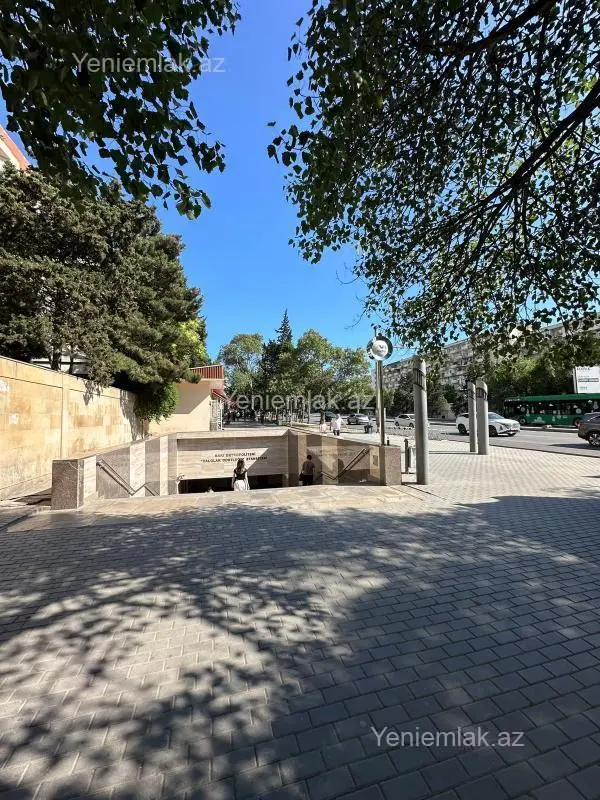 Satılır 4 otaqlı köhnə tikili 110 m²