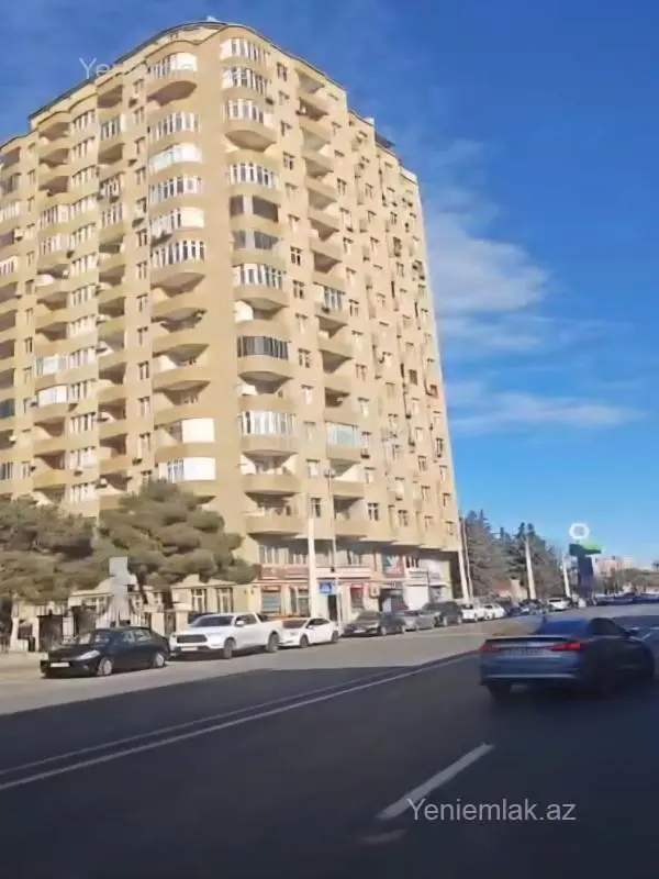 Satılır 4 otaqlı yeni tikili 180 m²