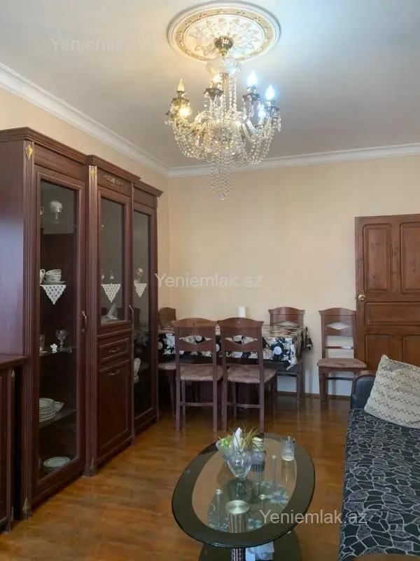 Satılır 3 otaqlı köhnə tikili 60 m²