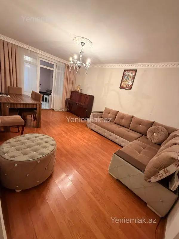 Satılır 2 otaqlı köhnə tikili 60 m²