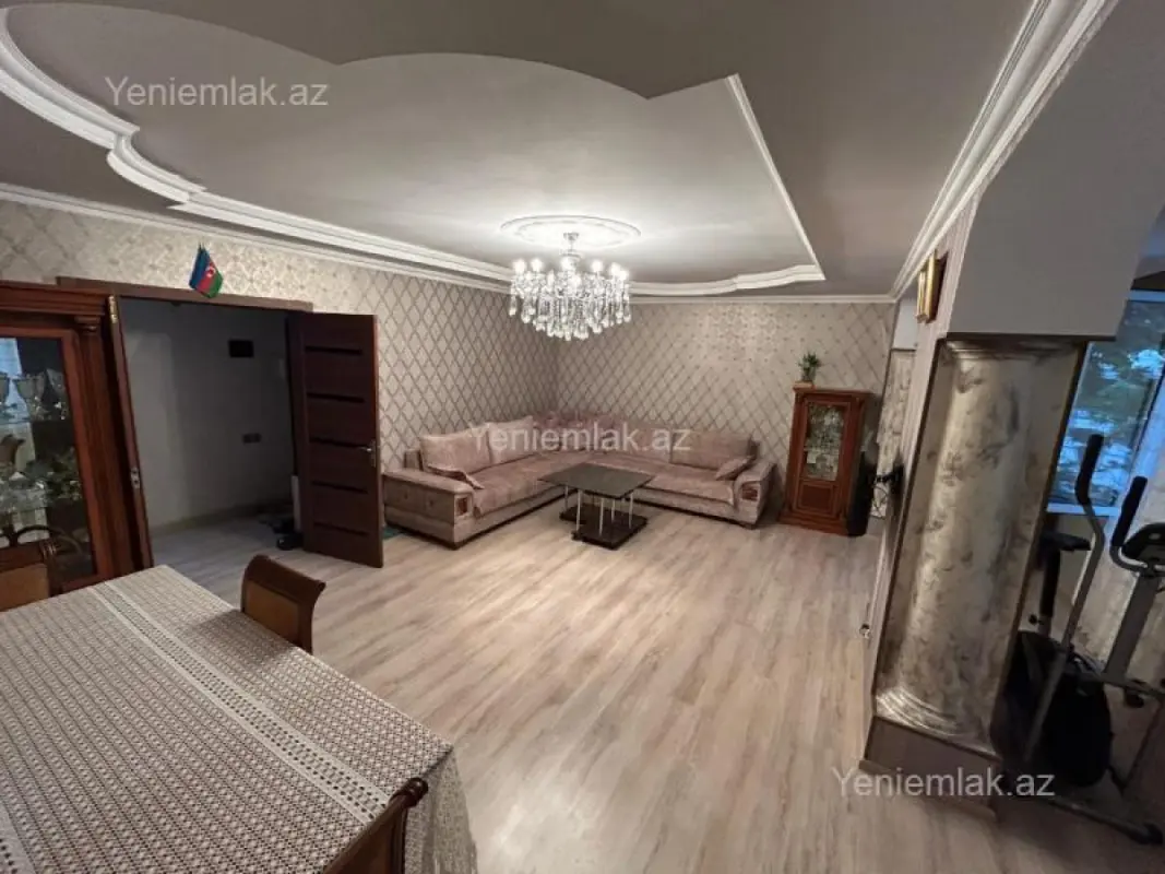 Satılır 4 otaqlı köhnə tikili 110 m²