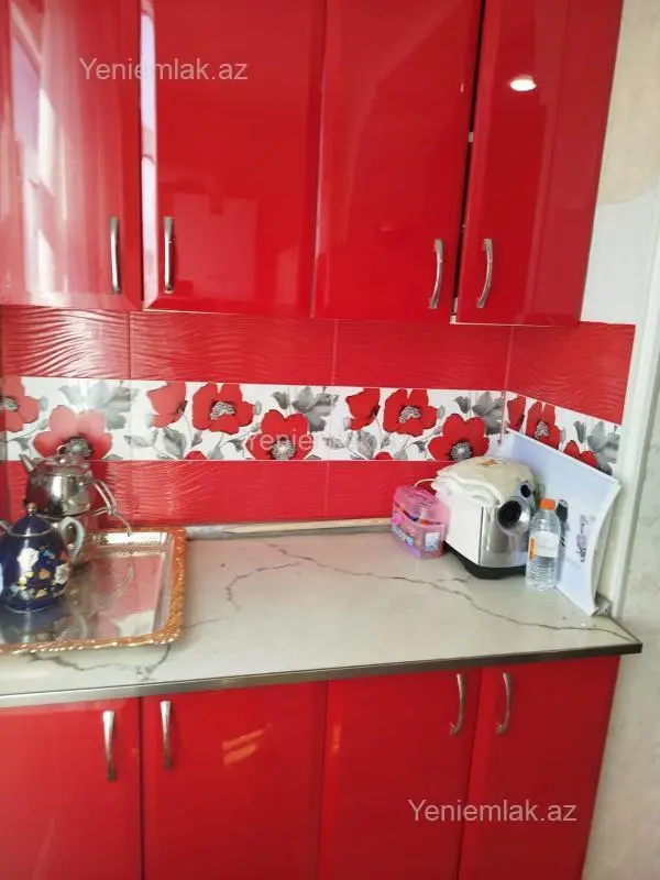 Satılır 3 otaqlı köhnə tikili 72 m²
