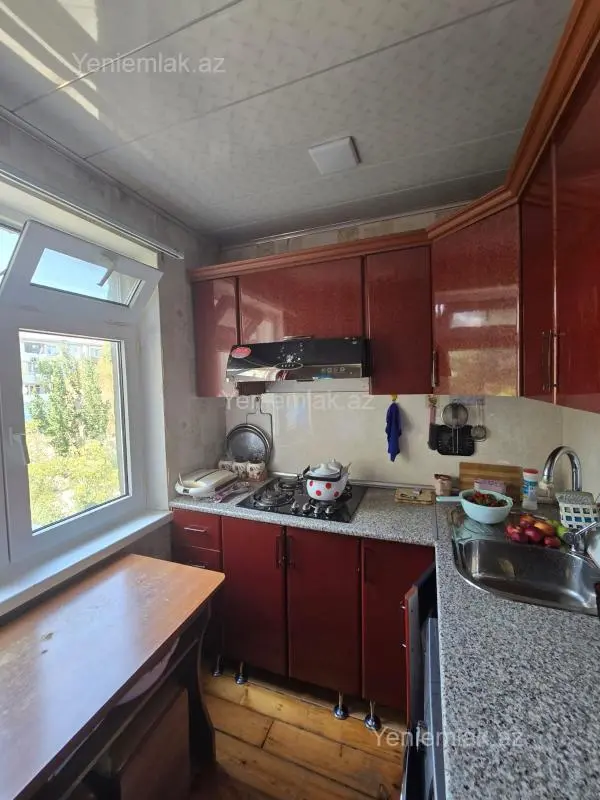 Satılır 3 otaqlı köhnə tikili 70 m²