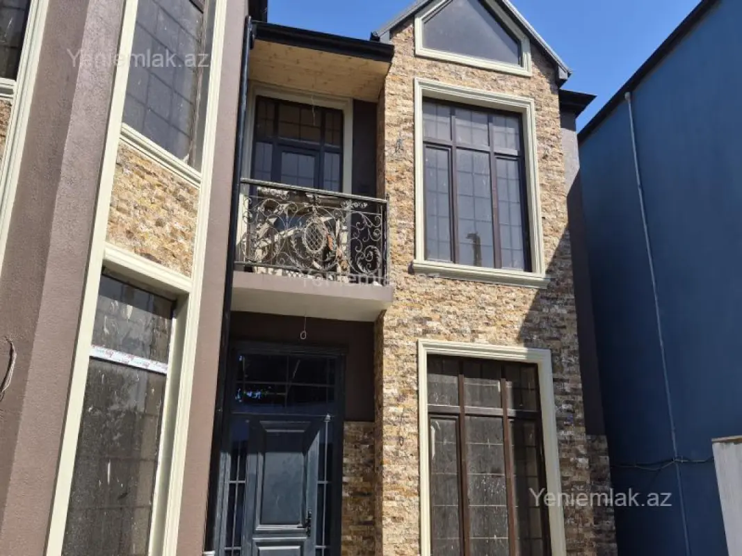 Satılır 4 otaqlı həyət evi 185 m²
