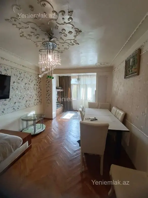Satılır 3 otaqlı köhnə tikili 80 m²