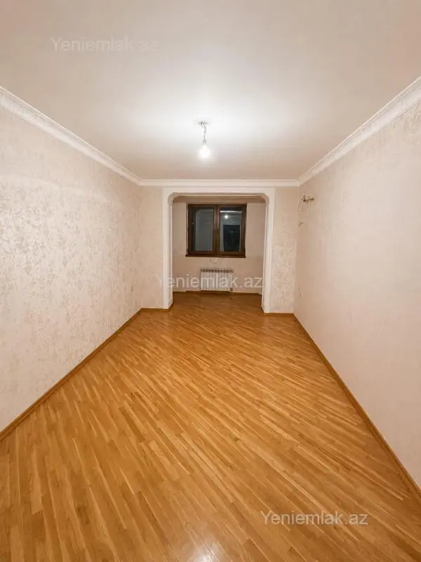 Satılır 4 otaqlı köhnə tikili 85 m²