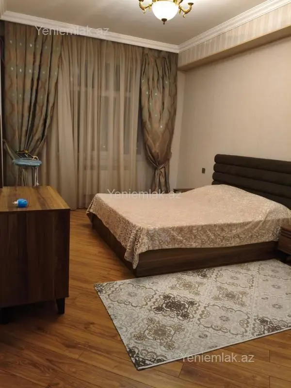 Satılır 3 otaqlı yeni tikili 115 m²