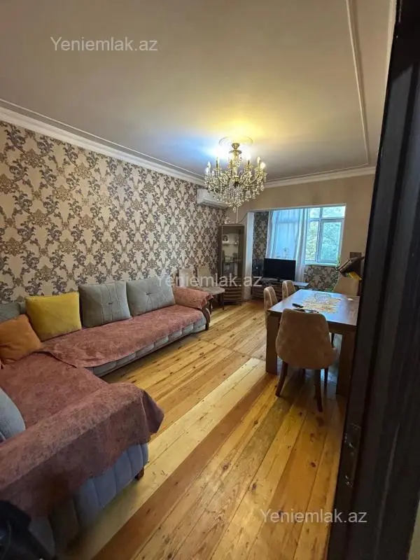 Satılır 2 otaqlı köhnə tikili 65 m²