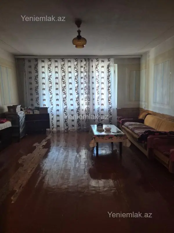 Satılır 5 otaqlı köhnə tikili 115 m²