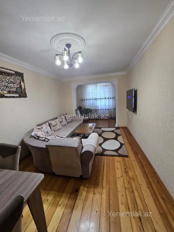 Satılır 3 otaqlı köhnə tikili 70 m²