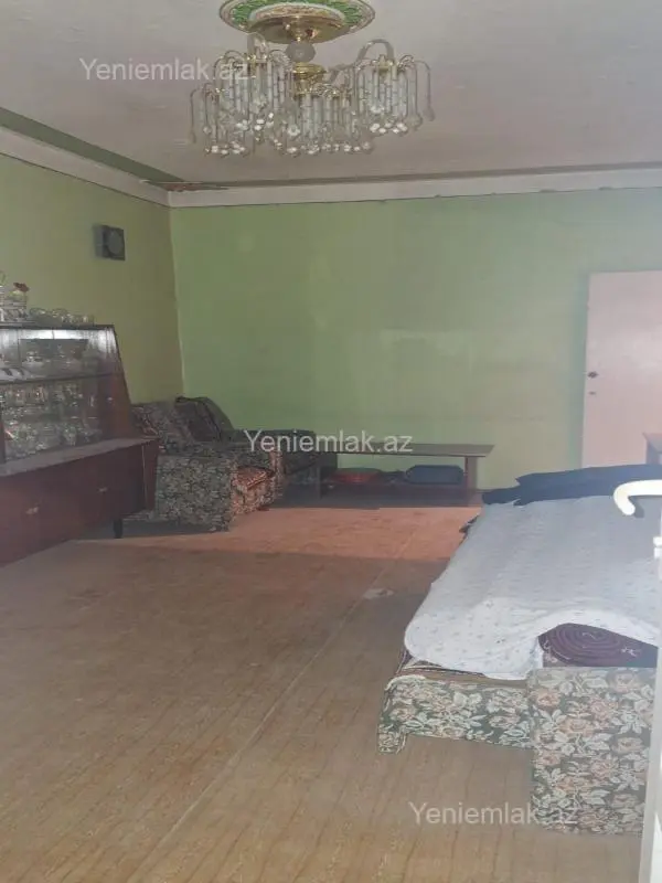 Satılır 4 otaqlı köhnə tikili 112 m²