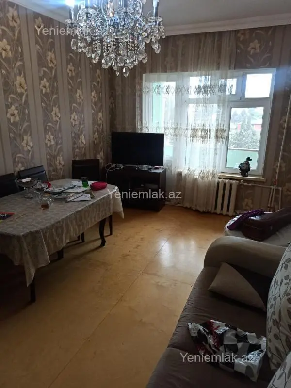 Satılır 3 otaqlı köhnə tikili 80 m²