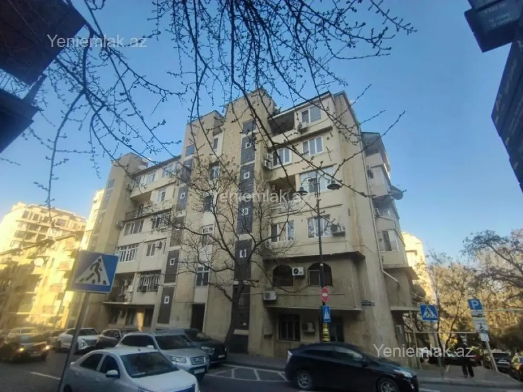 Satılır 2 otaqlı köhnə tikili 60 m²