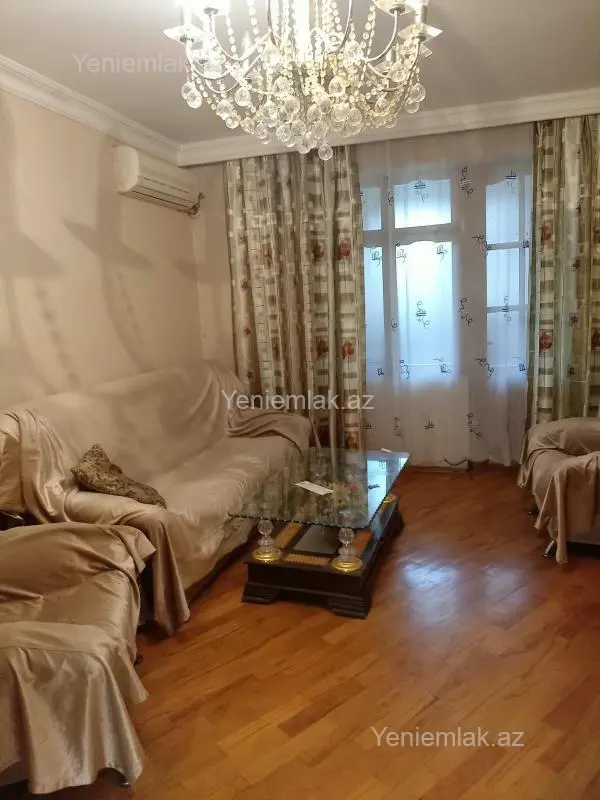 Satılır 3 otaqlı köhnə tikili 80 m²