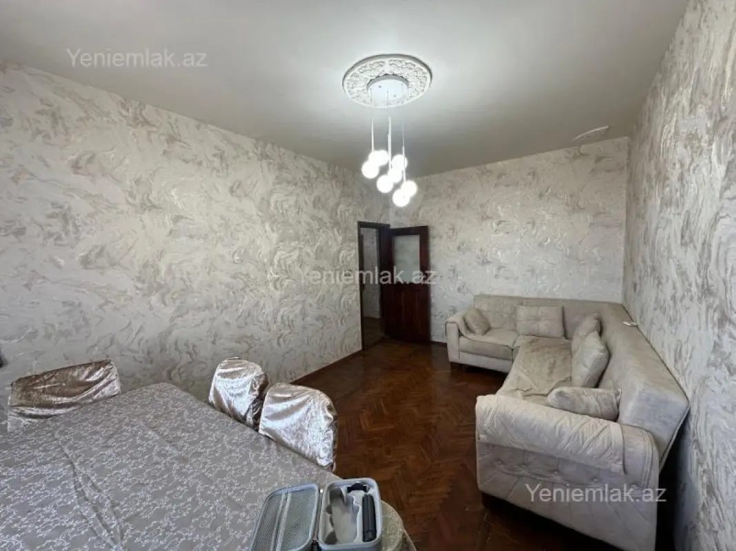 Satılır 4 otaqlı köhnə tikili 90 m²